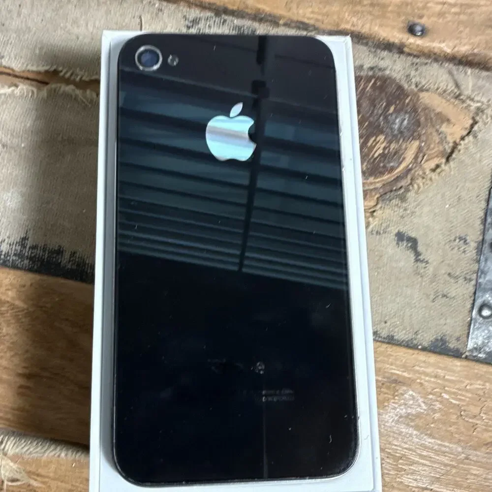 Apple iPhone 4 16GB Black 5MP Smartphone PARTS
